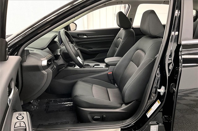 2025 Nissan Altima 2.5 SV Special Edition photo 9
