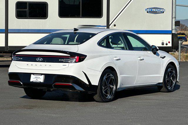 2026 Hyundai Sonata SEL Sport photo 4