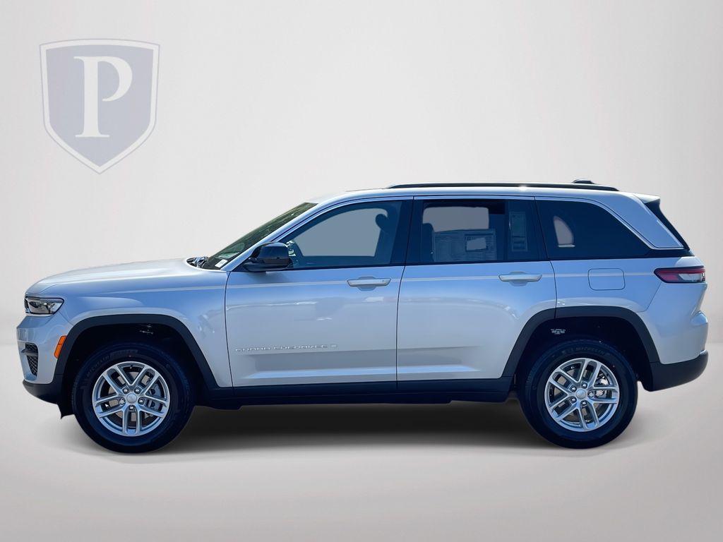 2025 Jeep Grand Cherokee Laredo X photo 4