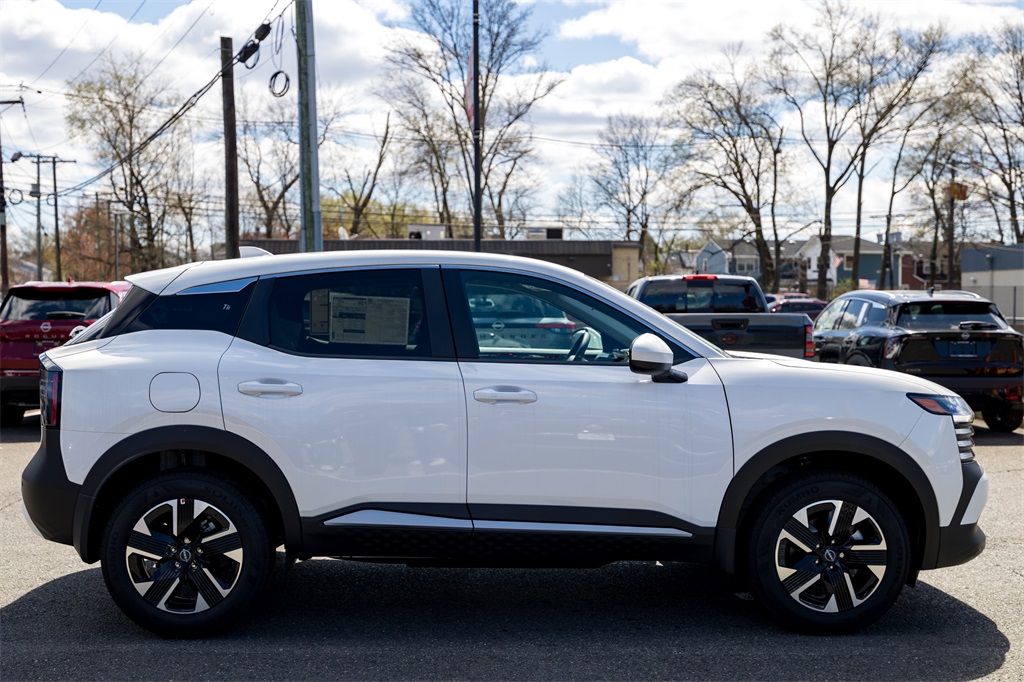 2025 Nissan Kicks SV photo 4