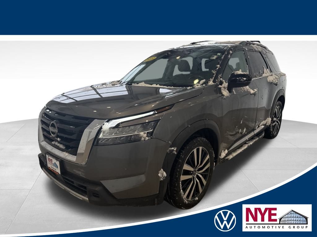 2023 Nissan Pathfinder Platinum's photo