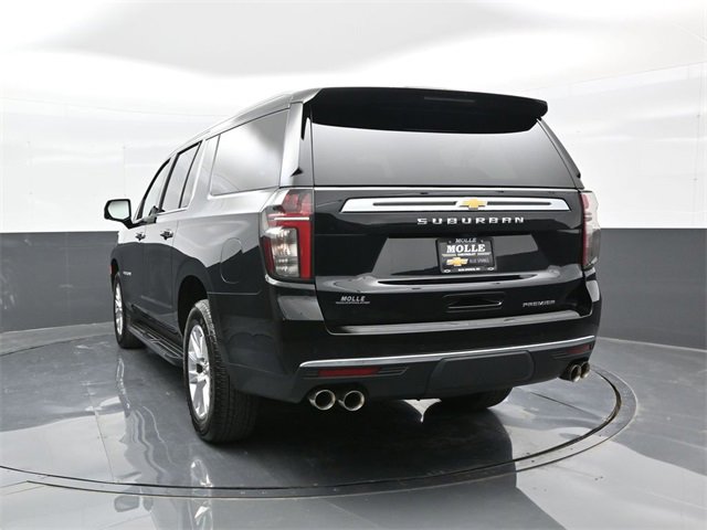 2024 Chevrolet Suburban Premier photo 3