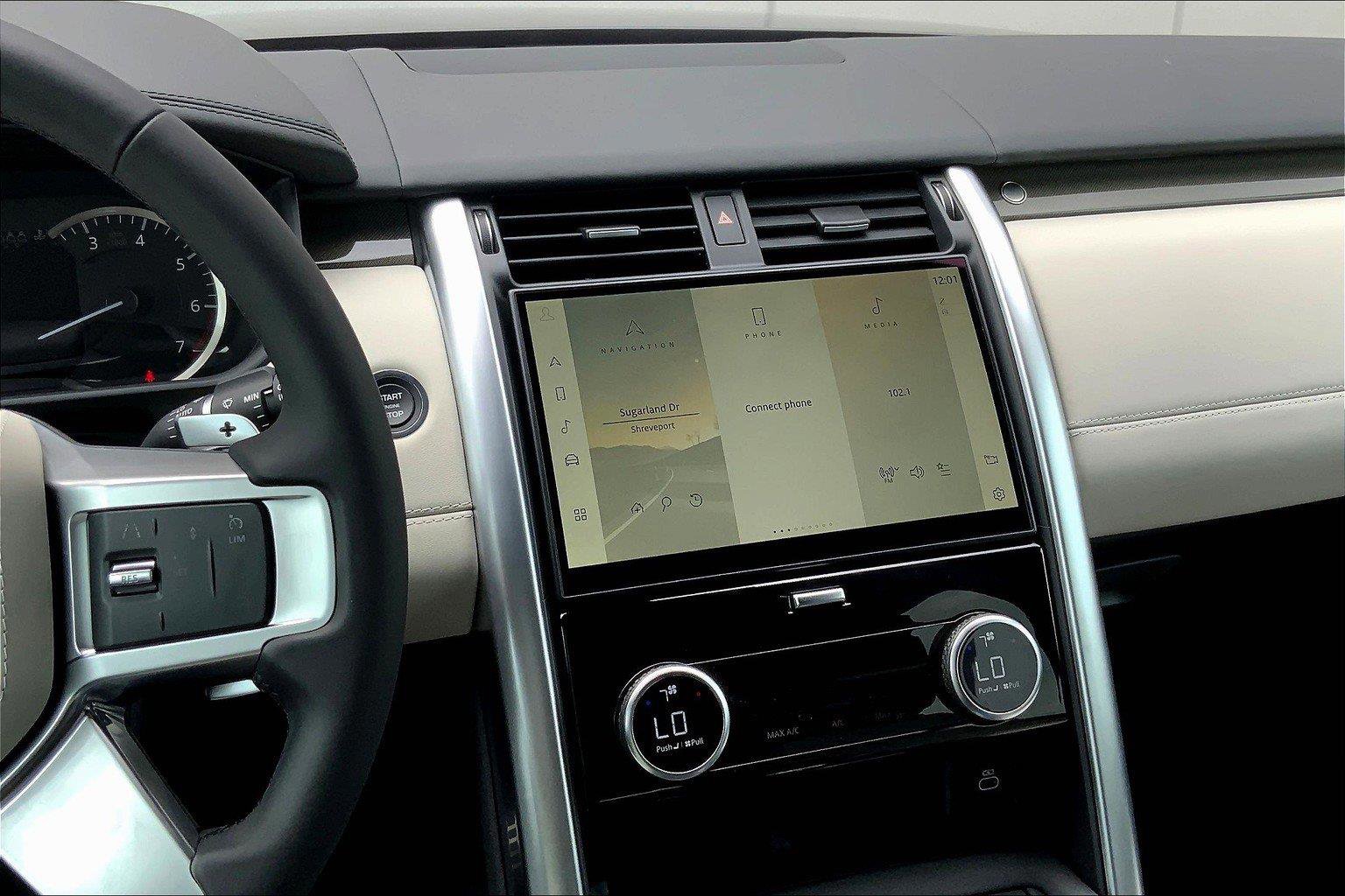2023 Land Rover Discovery Metropolitan Edition photo 5