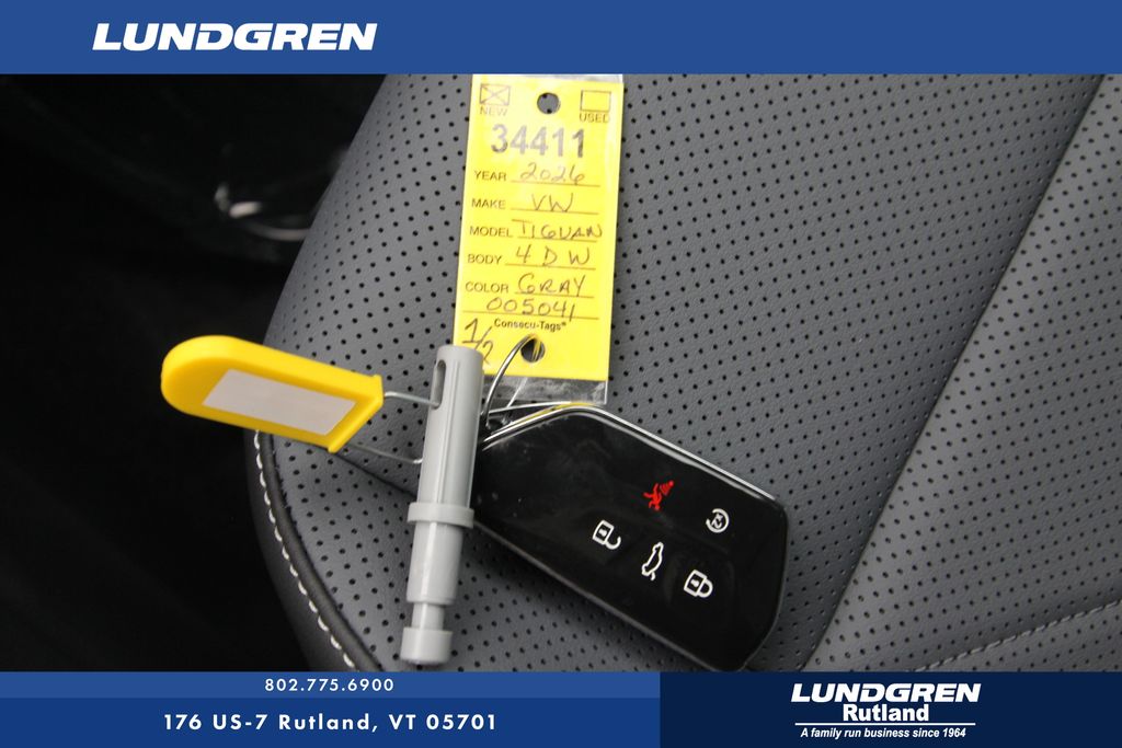 2026 Volkswagen Tiguan SE photo 3