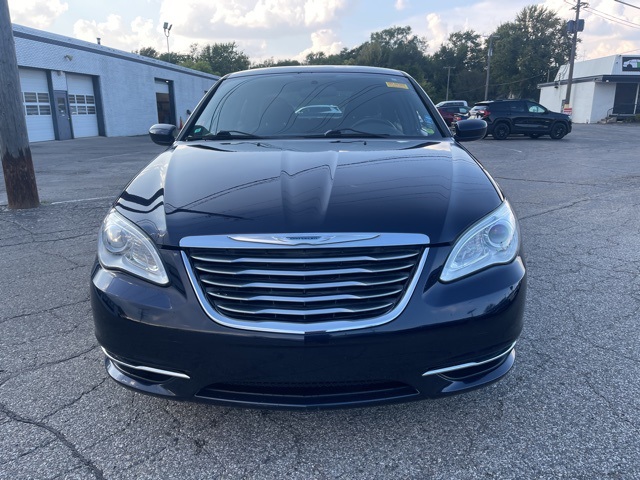 2012 Chrysler 200 Touring photo 2