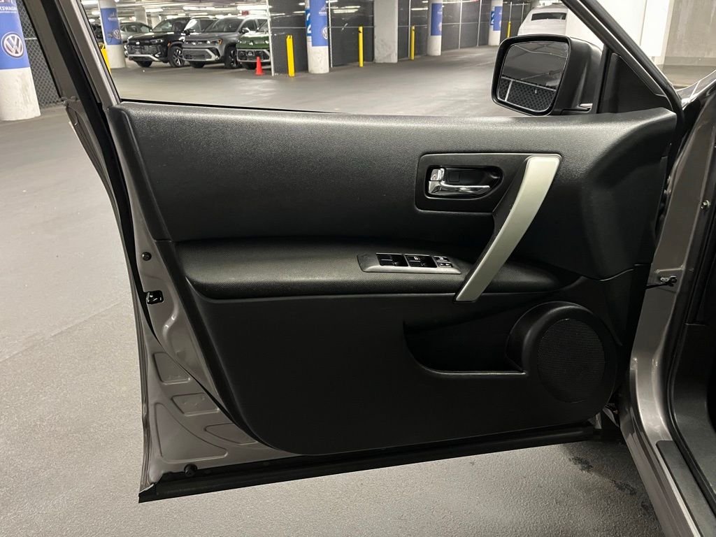 2015 Nissan Rogue Select S photo 11