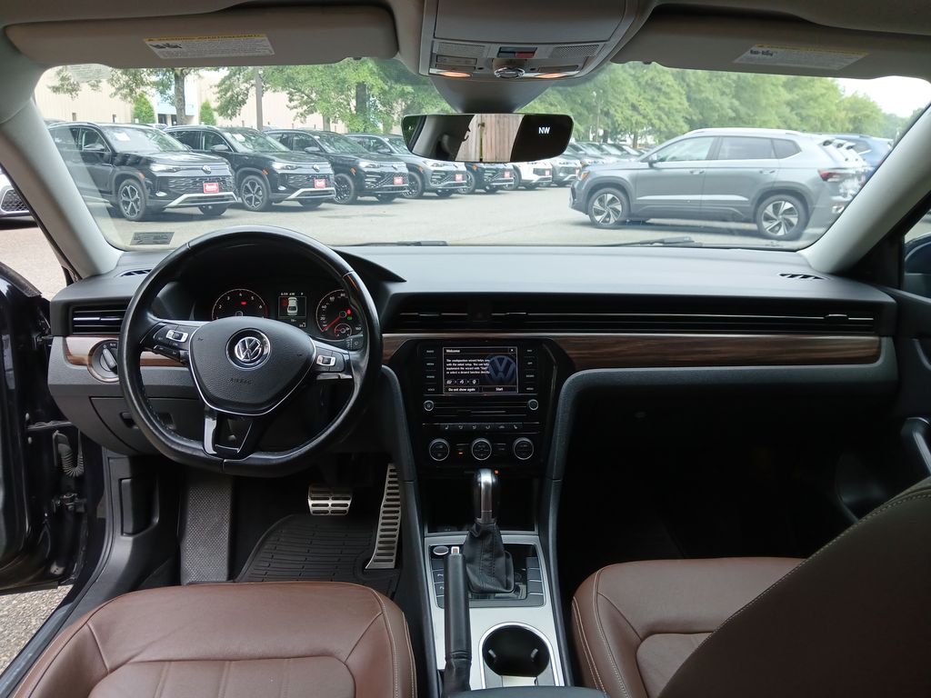 2020 Volkswagen Passat 2.0T SEL photo 12