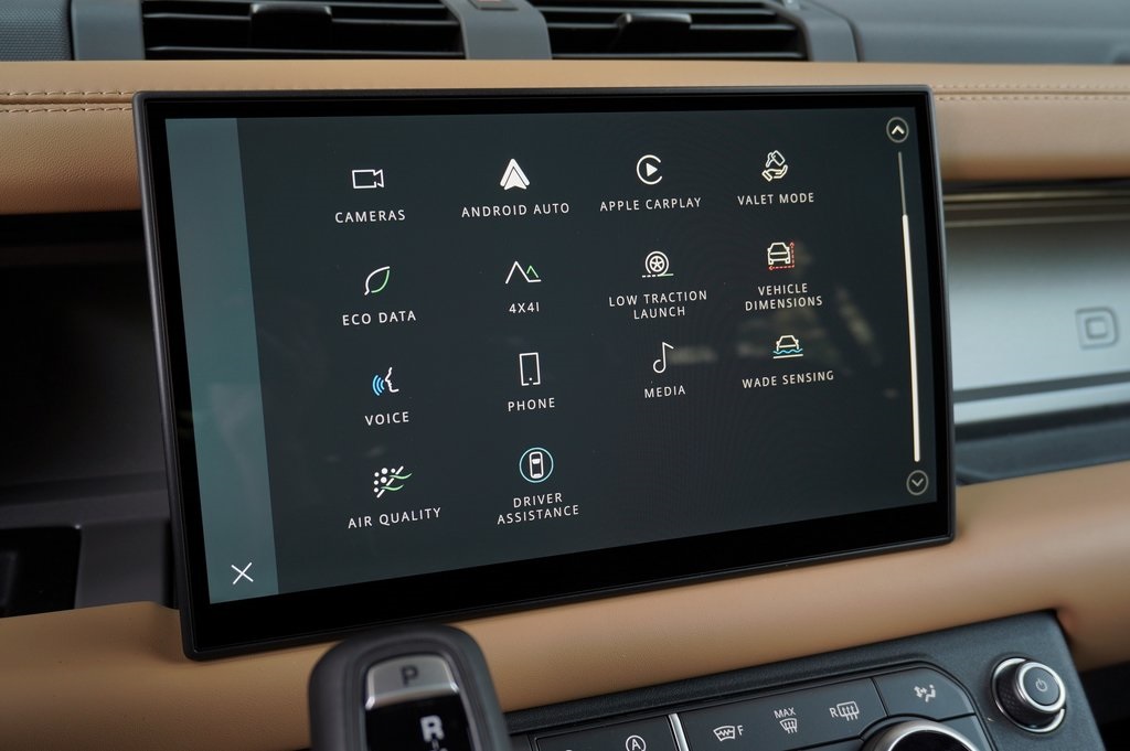 2025 LAND ROVER DEFENDER - Image 21