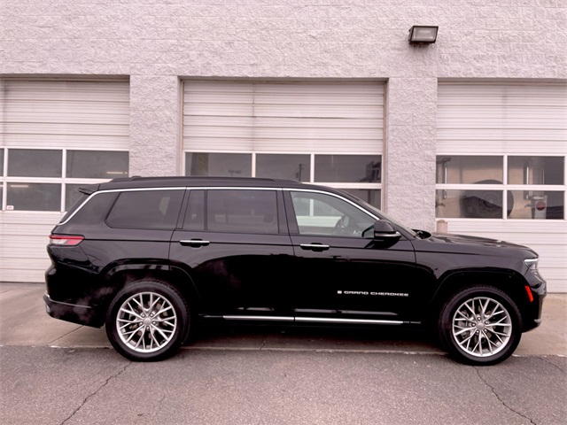 2024 Jeep Grand Cherokee L Summit's photo