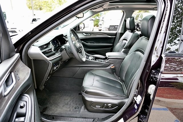 Used 2022 Brown Jeep 4xe image 13