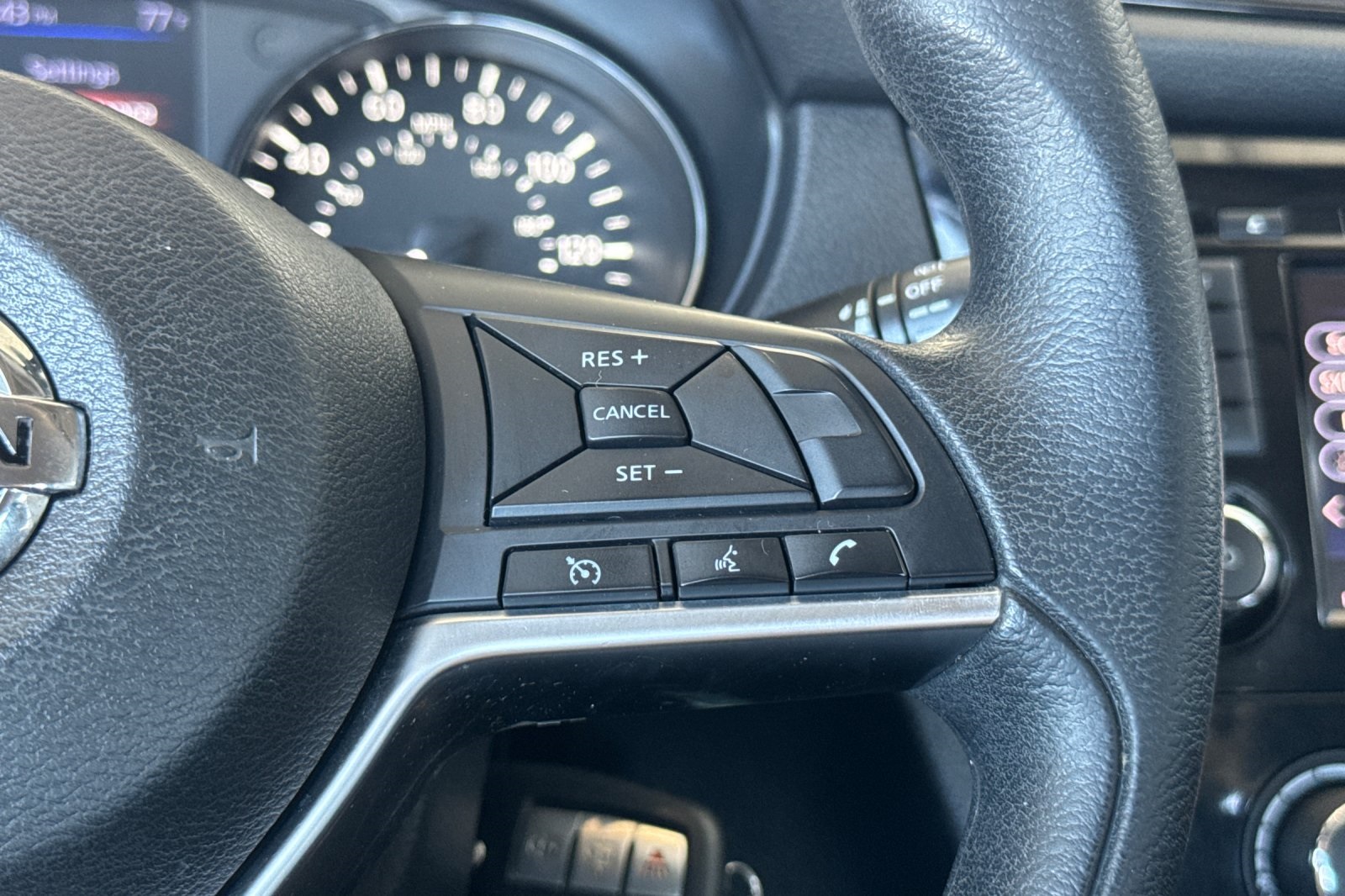 2018 Nissan Rogue S photo 19