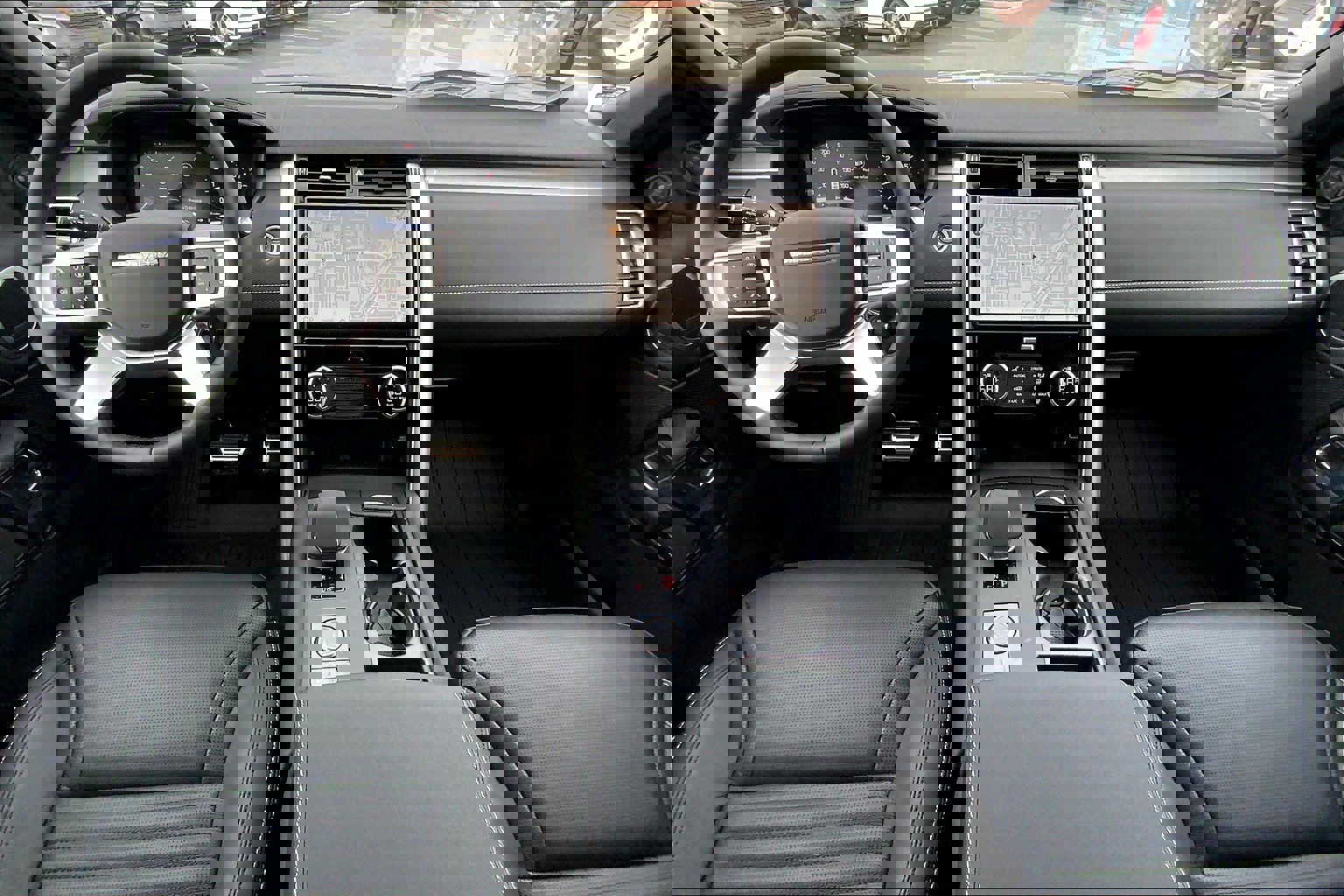 2025 Land Rover Discovery P360 Dynamic SE photo 3