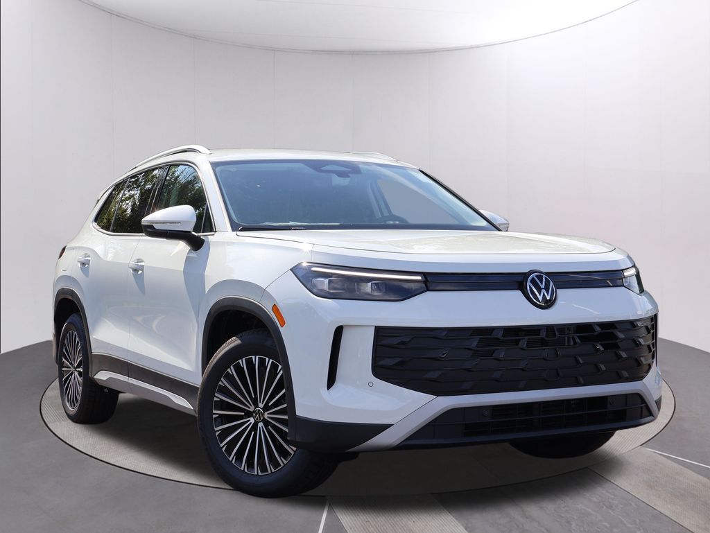 2025 Volkswagen Tiguan S's photo