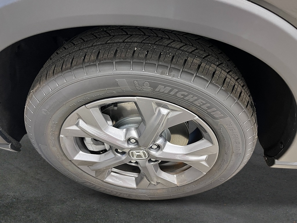 2026 Honda HR-V LX photo 8