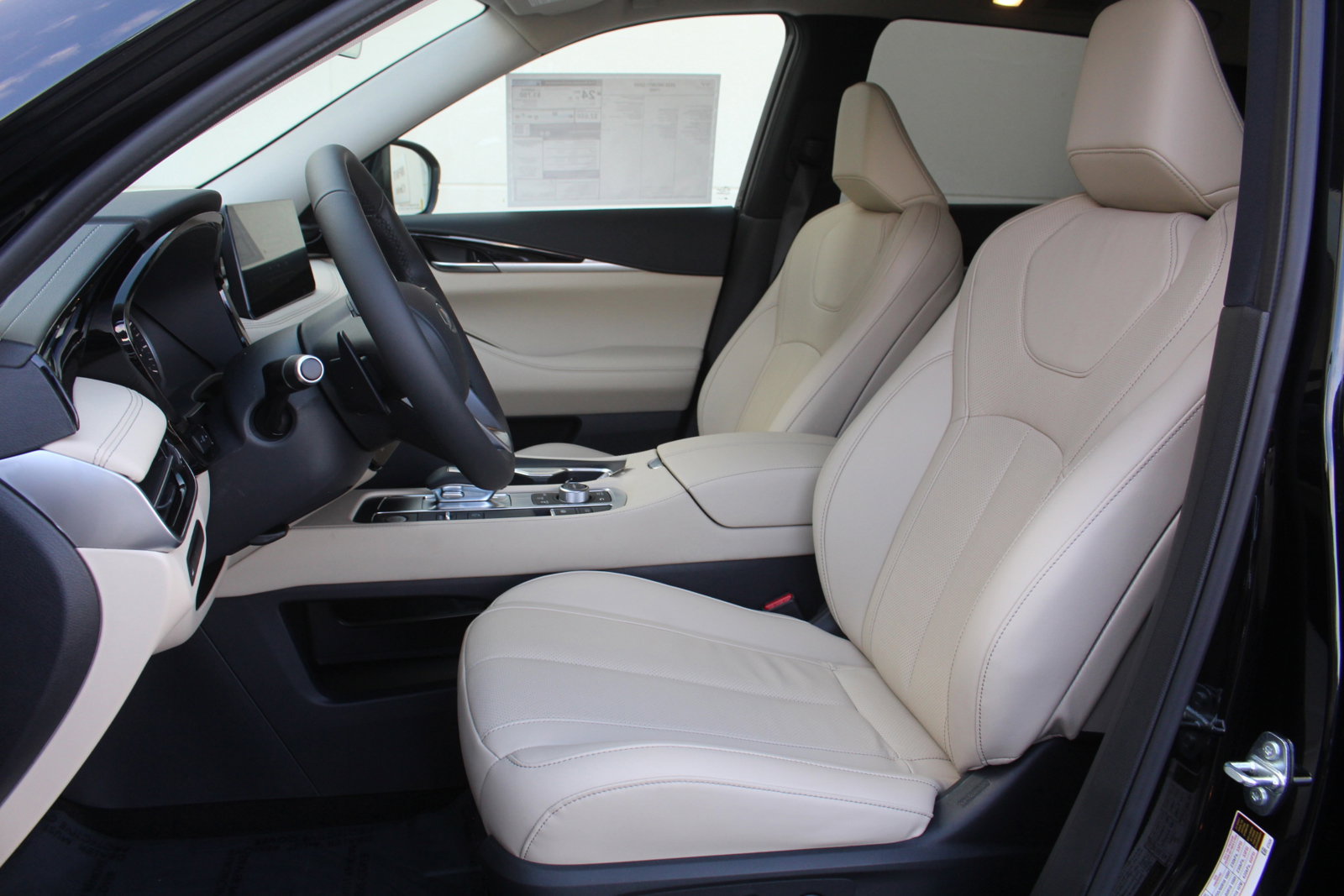 2025 Infiniti QX60 Pure photo 11