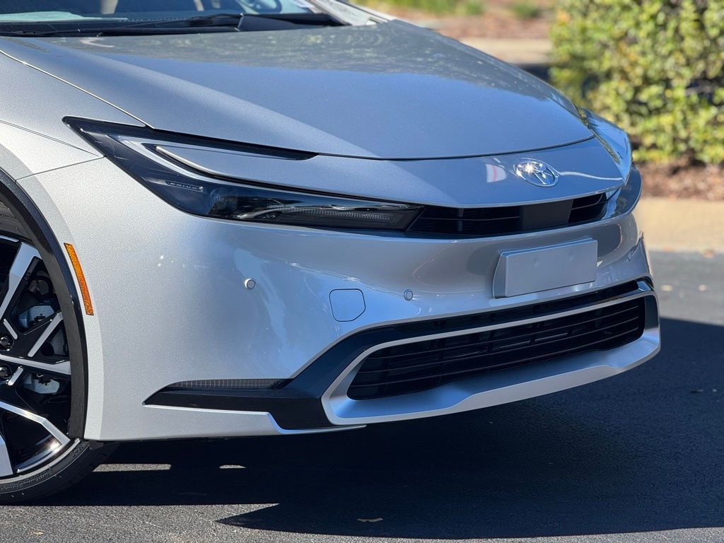 2026 Toyota Prius Plug-in Hybrid XSE Premium photo 4