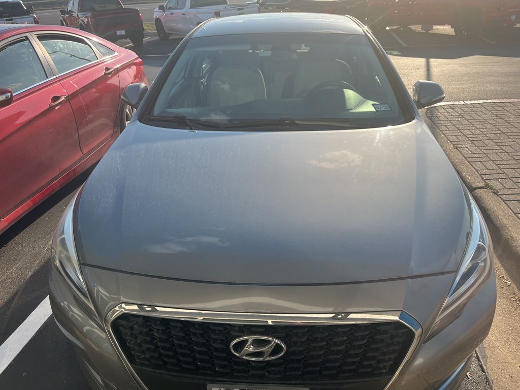 Used 2017 Hyundai Sonata Hybrid Base with VIN KMHE24L14HA058562 for sale in Round Rock, TX