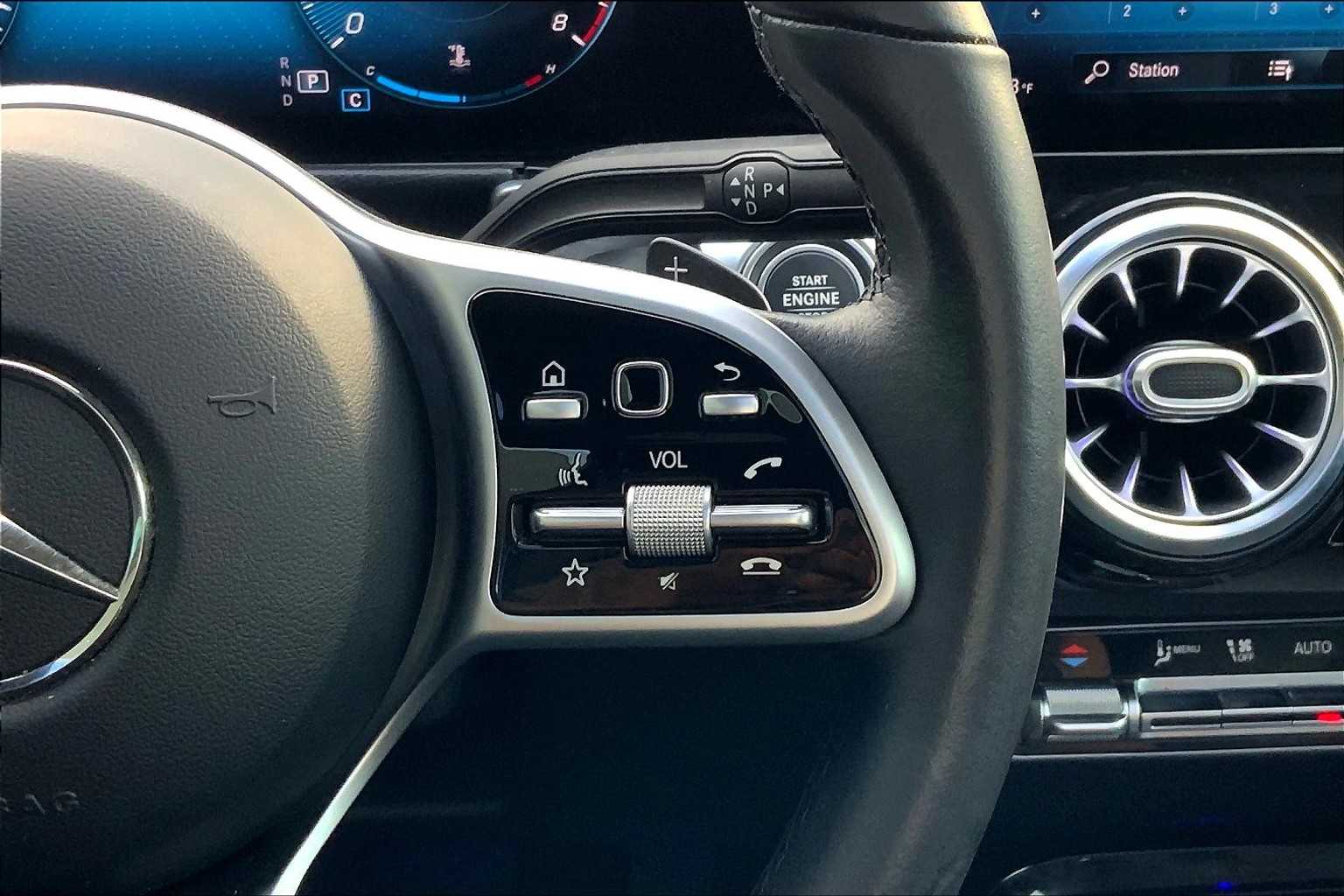 2021 Mercedes Benz GLB 250 photo 20