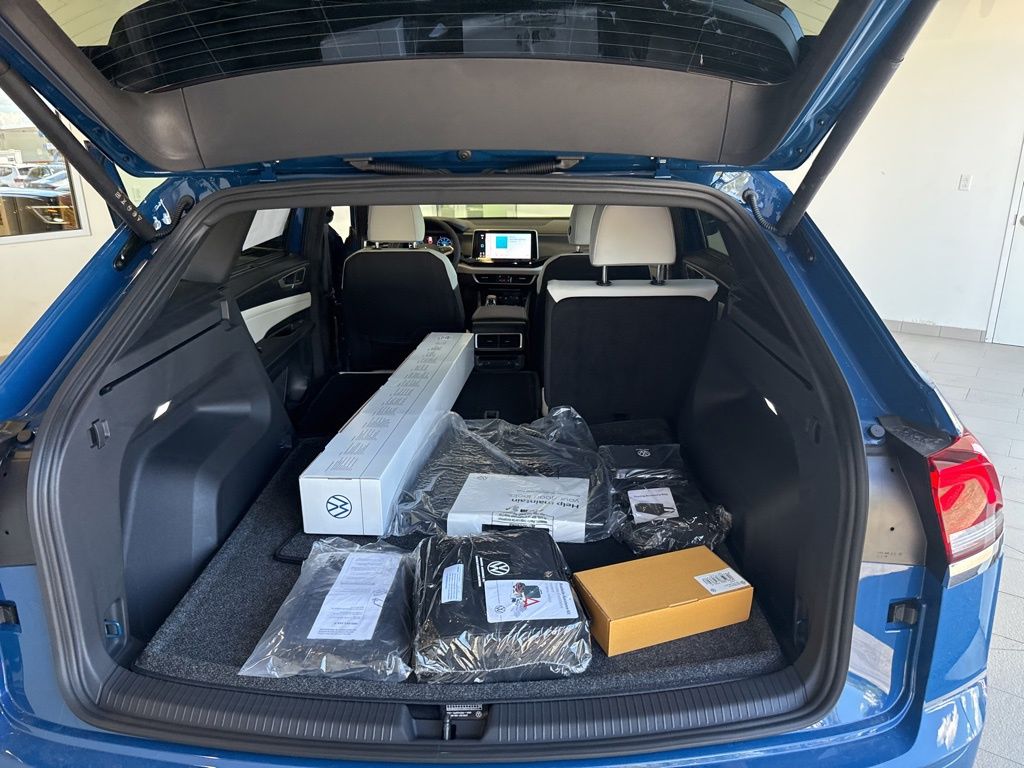 2026 Volkswagen Atlas Cross Sport SEL Premium R-Line photo 15