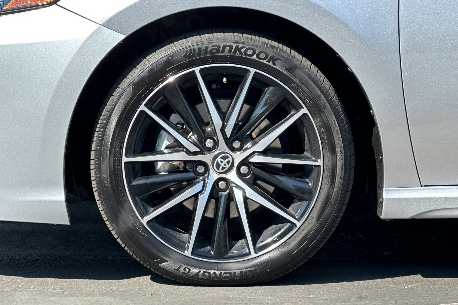 2024 Toyota Camry SE photo 22