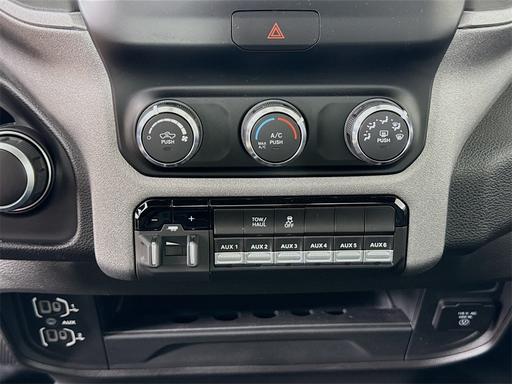 2024 Ram 3500 Tradesman photo 16