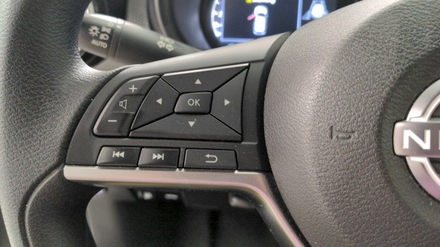 Used 2024 WHITE Nissan SV image 17