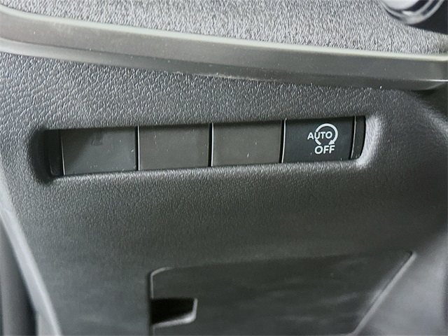 2026 Nissan Kicks SV photo 14