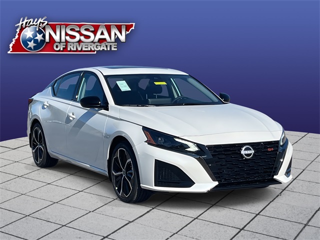 2025 Nissan Altima SR's photo