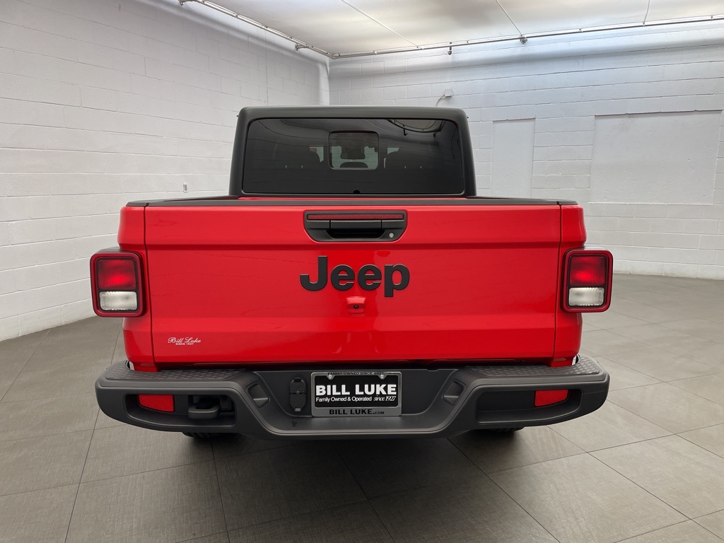 2025 Jeep Gladiator Sport S photo 2