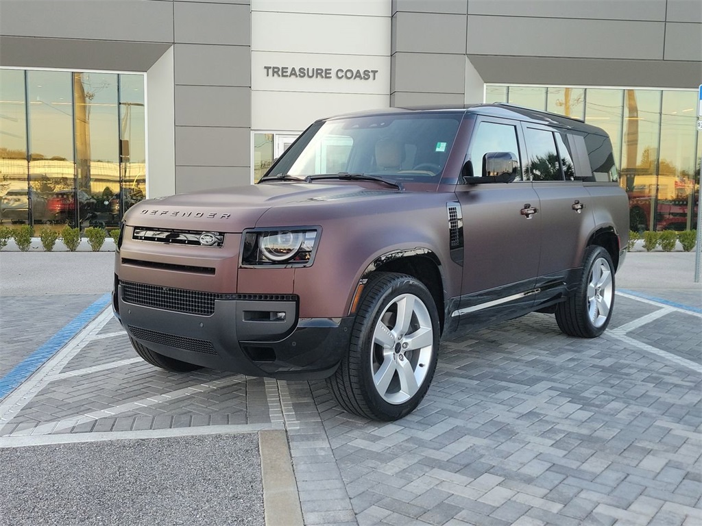 2026 Land Rover Defender X-Dynamic SE's photo