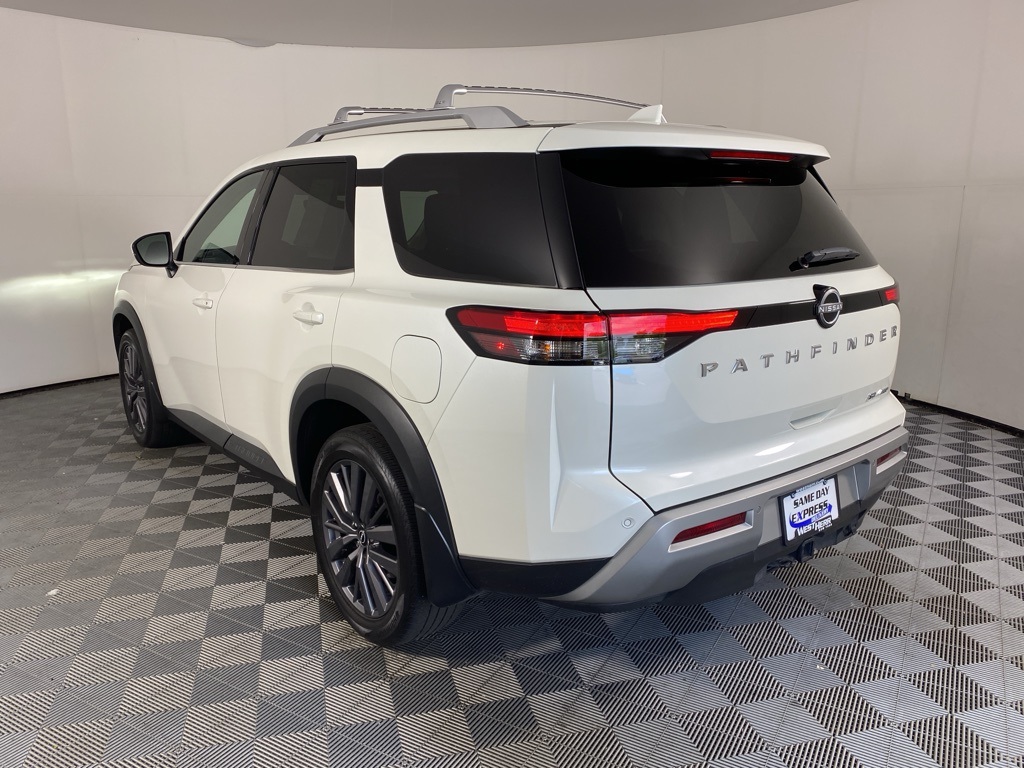 2024 Nissan Pathfinder SL photo 4