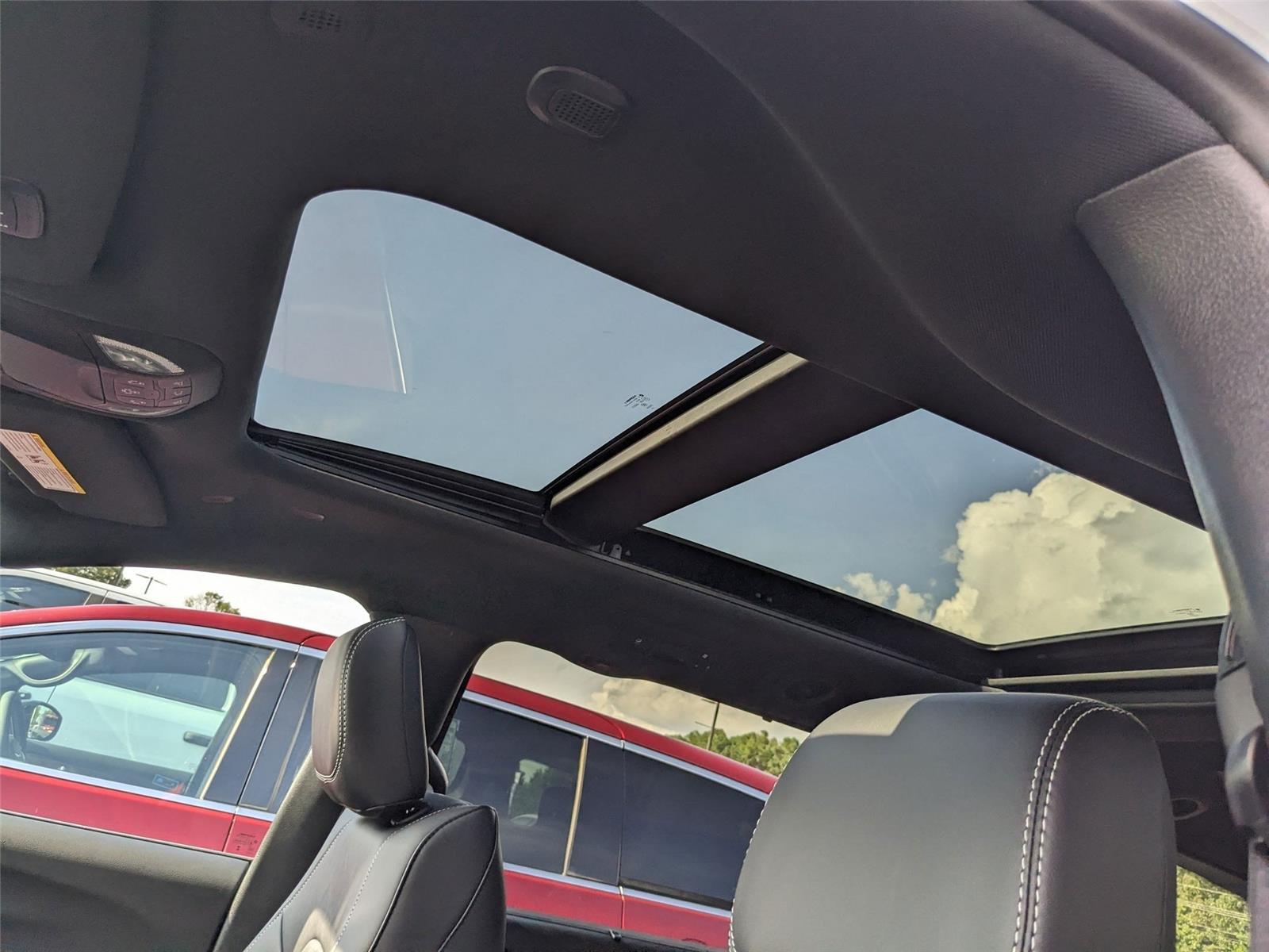 2025 Chrysler Pacifica photo 14