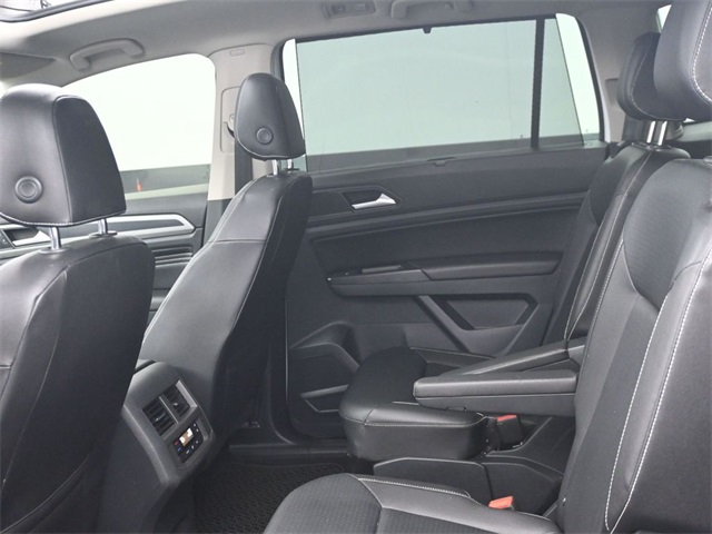 2021 Volkswagen Atlas V6 SE Technology R-Line photo 8
