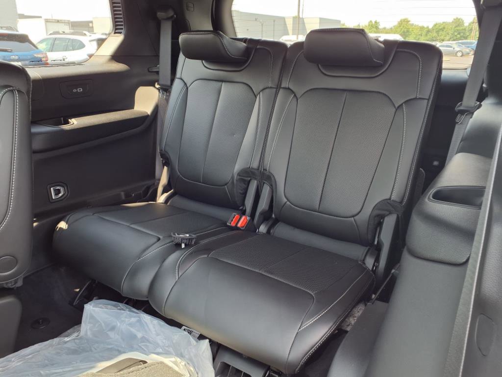 2025 Jeep Grand Cherokee Limited photo 14