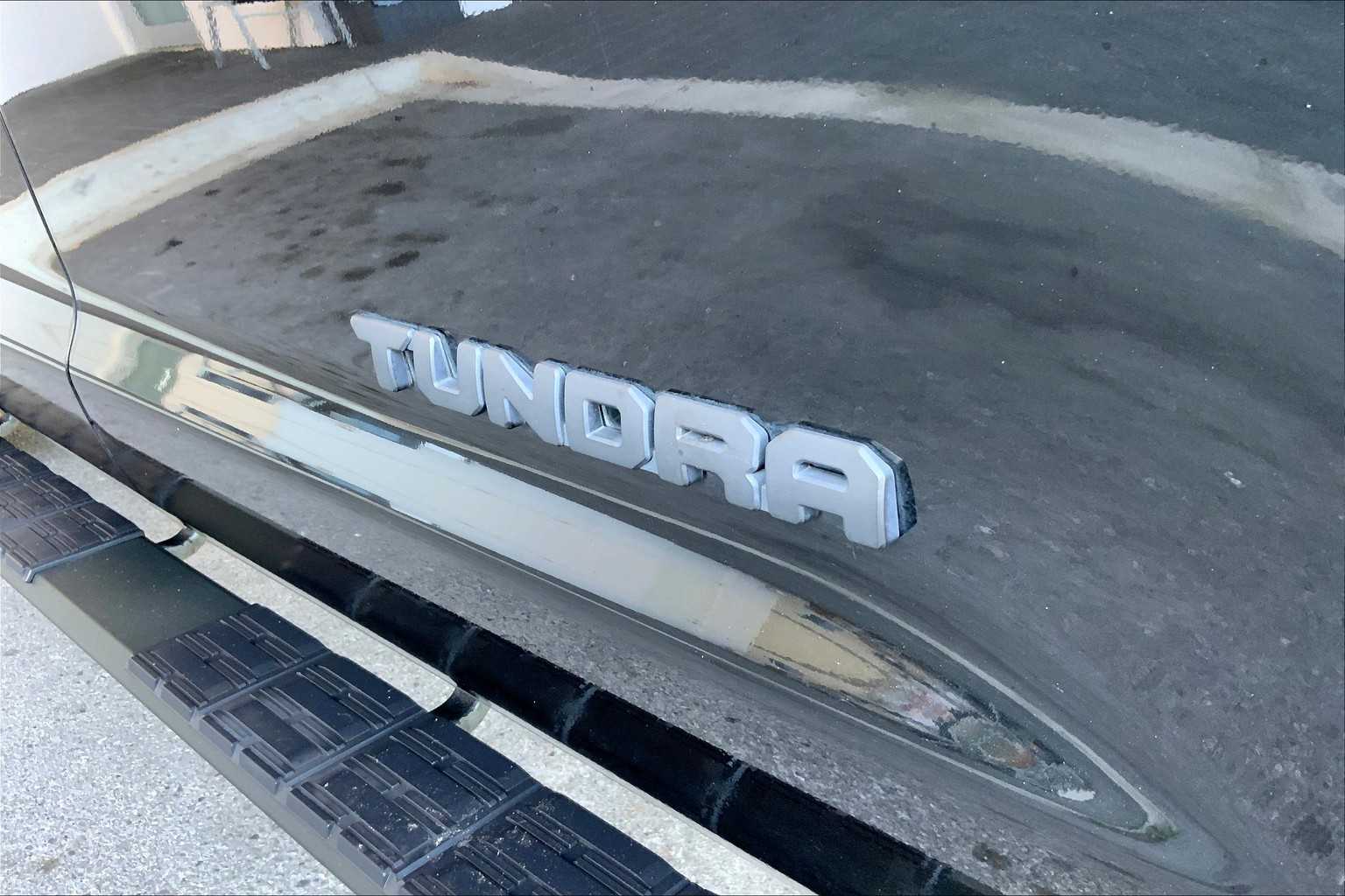 2018 Toyota Tundra Limited CrewMax photo 30