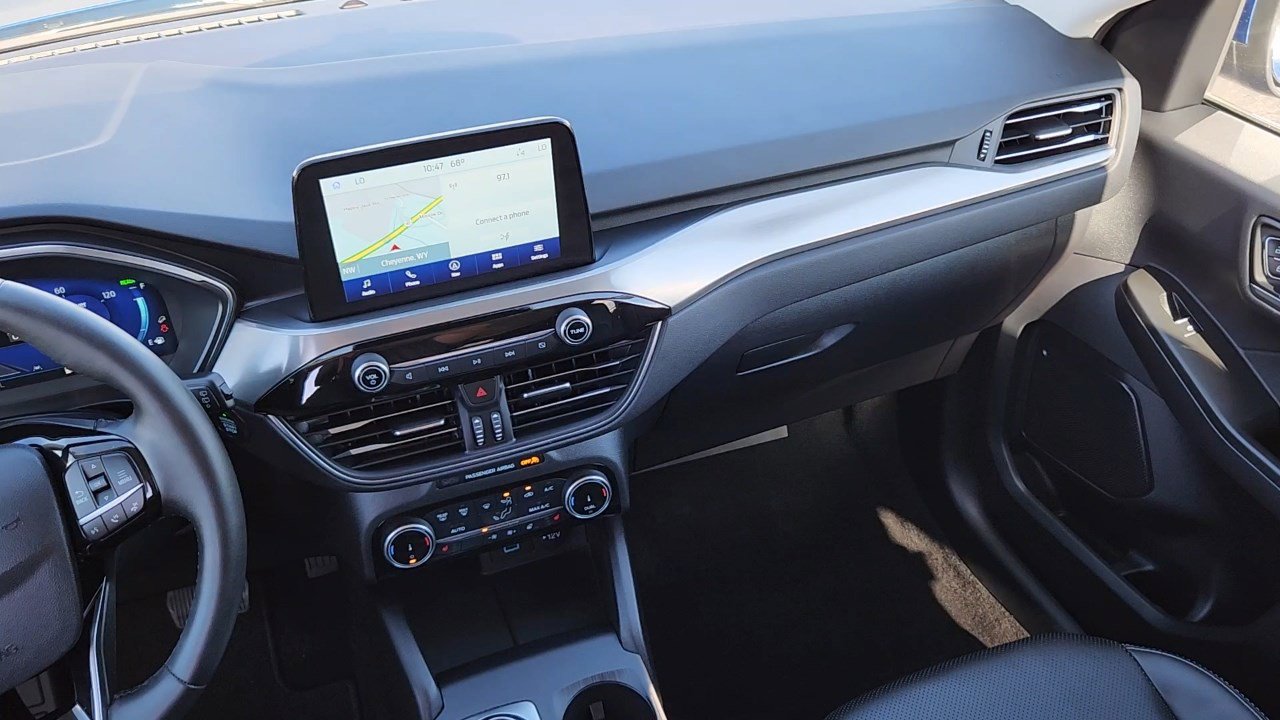2022 Ford Escape Titanium Hybrid photo 6