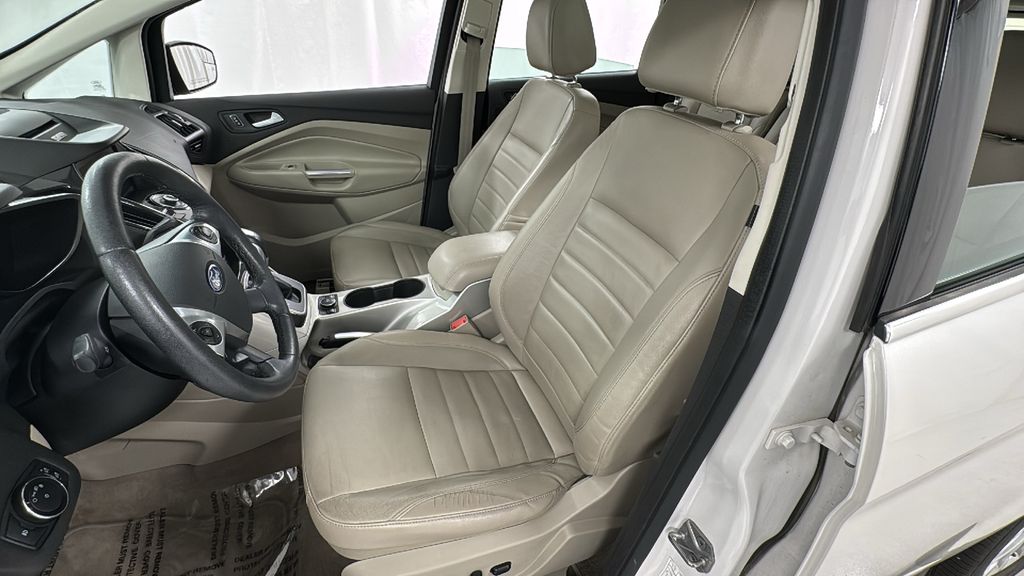 2014 Ford C-Max Hybrid SEL photo 10
