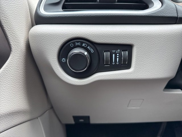 2023 Chrysler Voyager LX photo 22