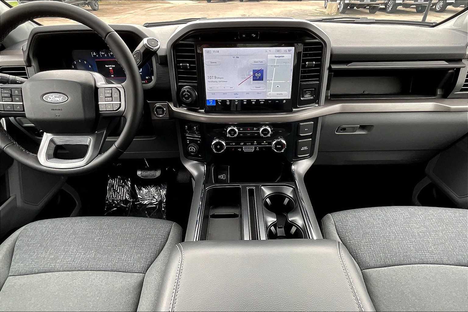 2025 Ford F-150 XLT photo 5