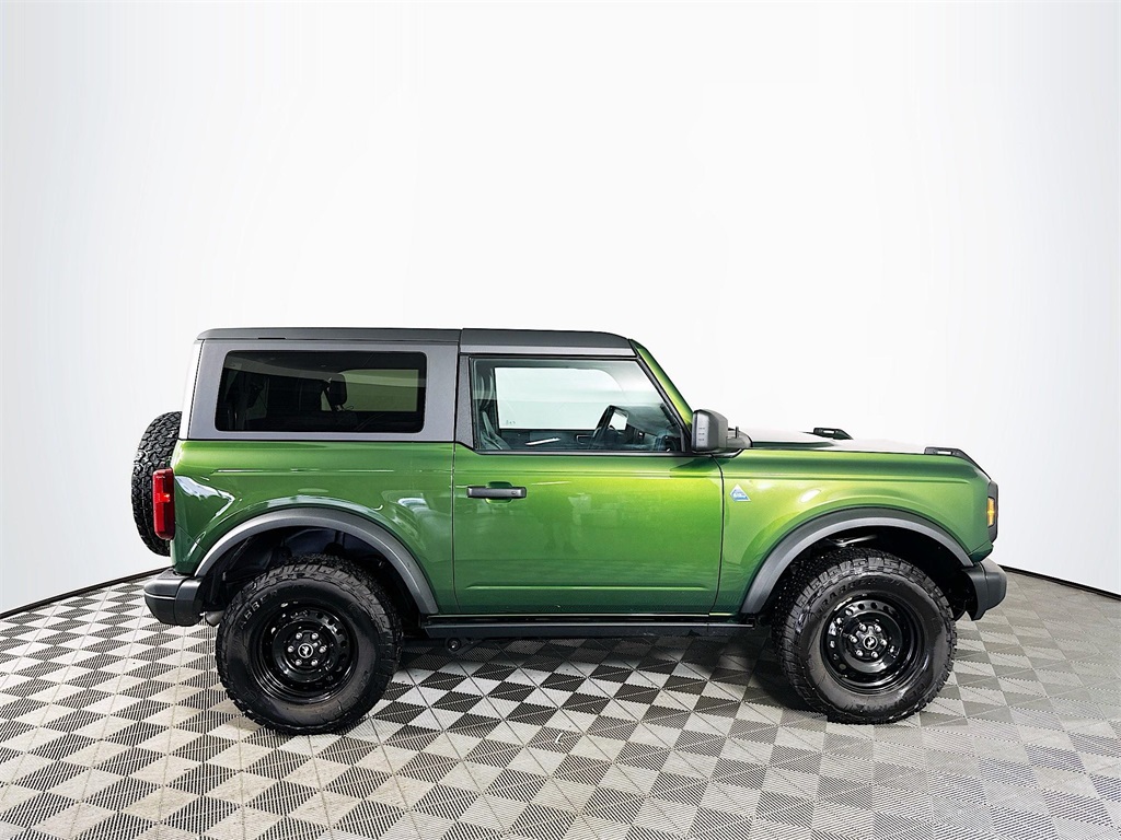 2023 Ford Bronco Black Diamond photo 4