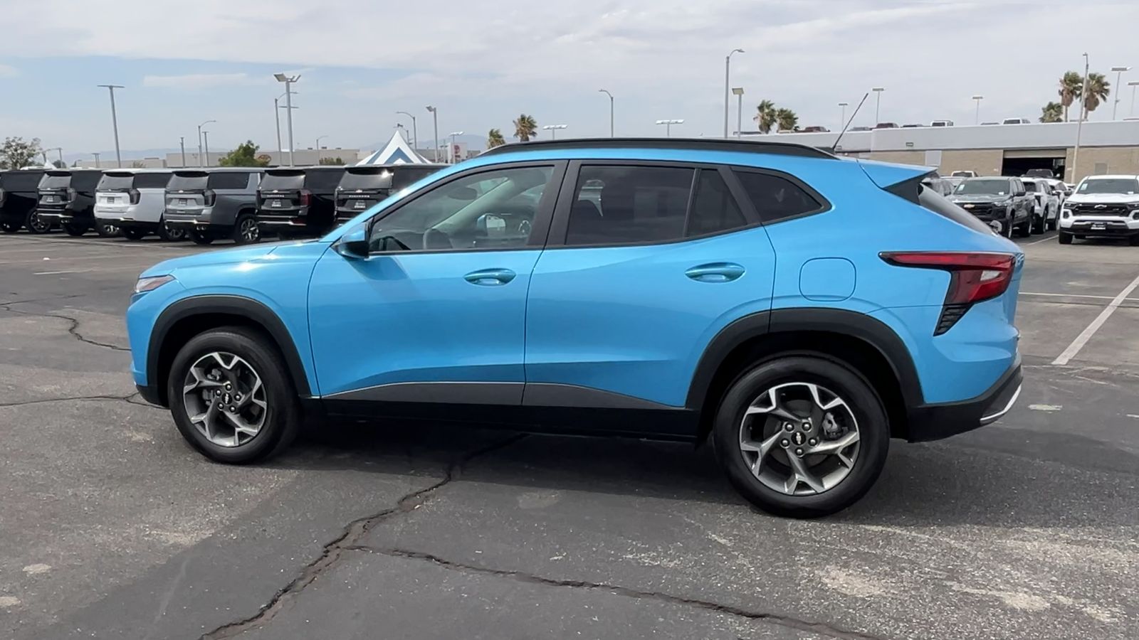 2025 Chevrolet Trax LT photo 41