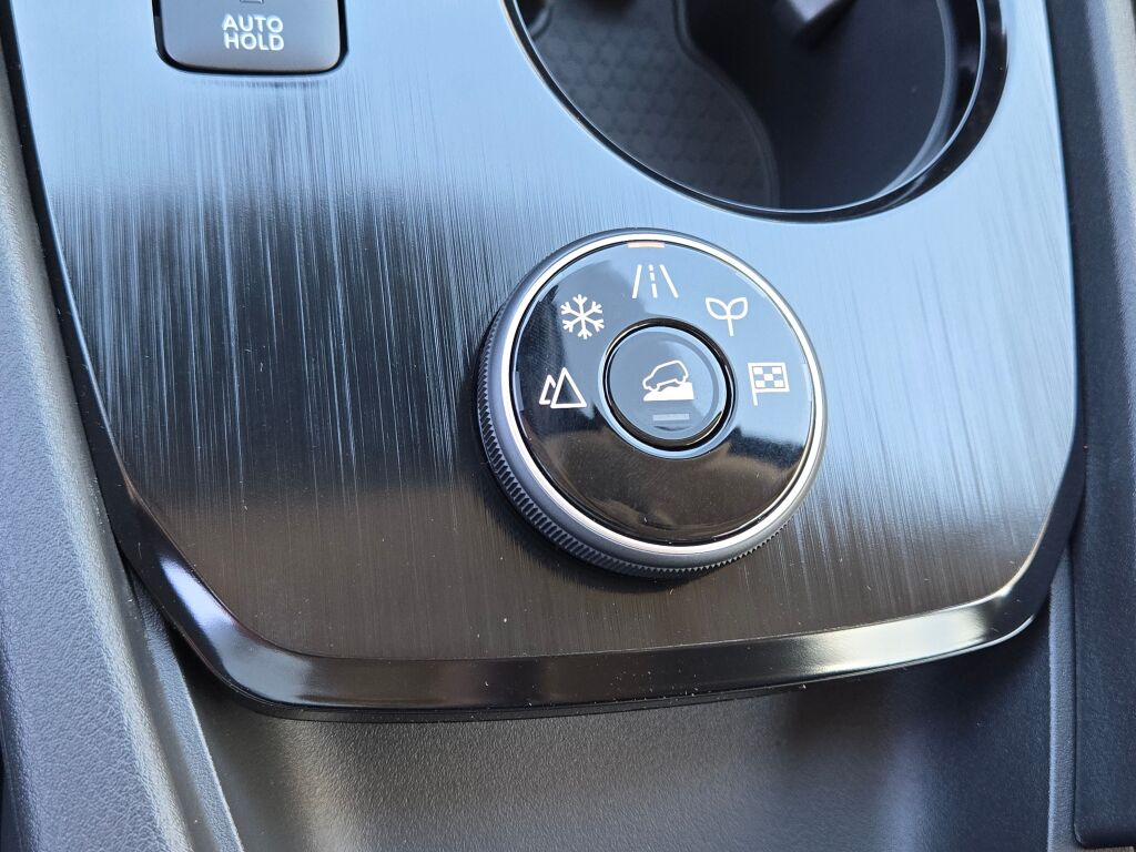 2026 Nissan Rogue SV photo 23
