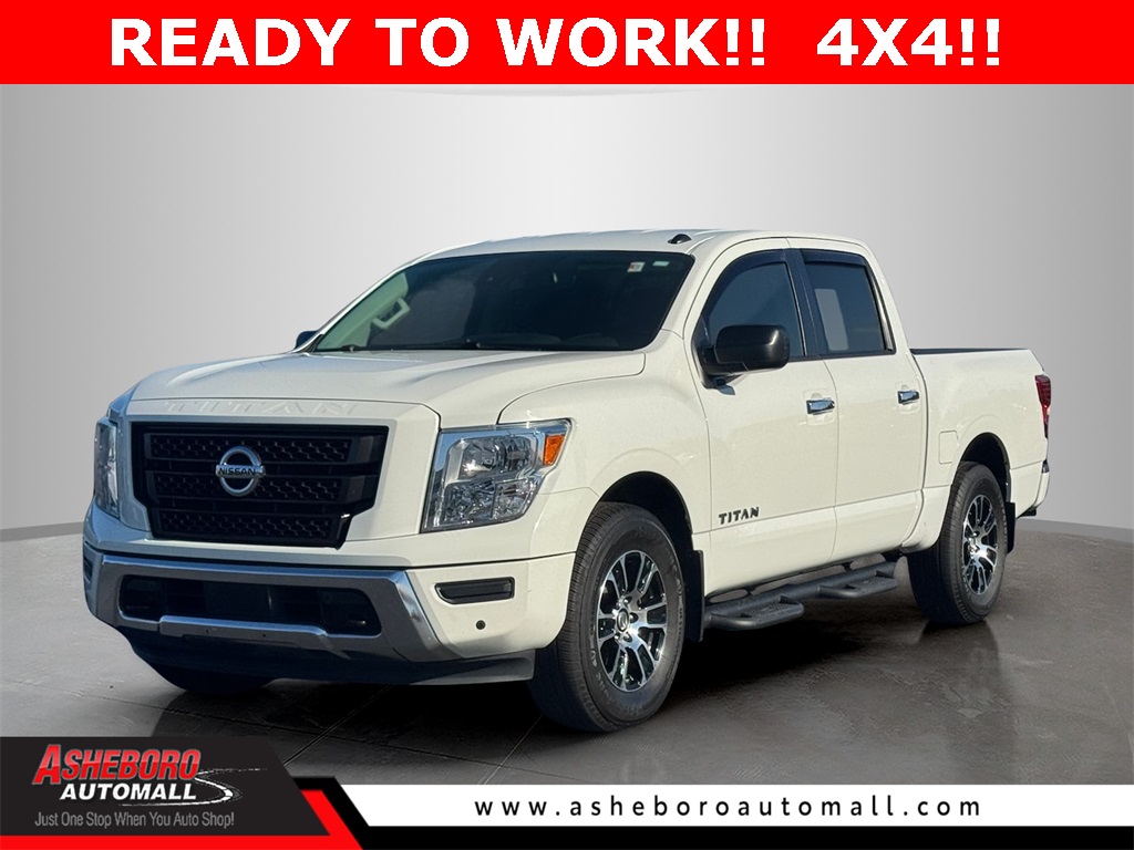 2021 Nissan Titan SV's photo