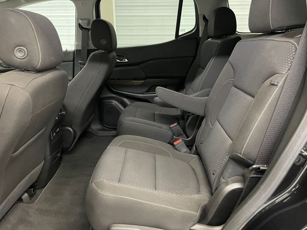 2023 Gmc Acadia SLE photo 16
