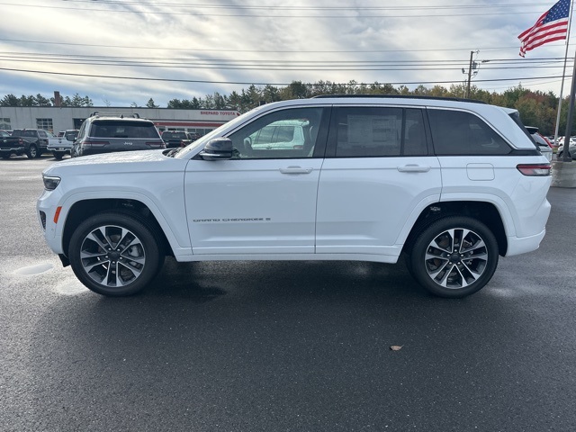 2025 Jeep Grand Cherokee Overland photo 4