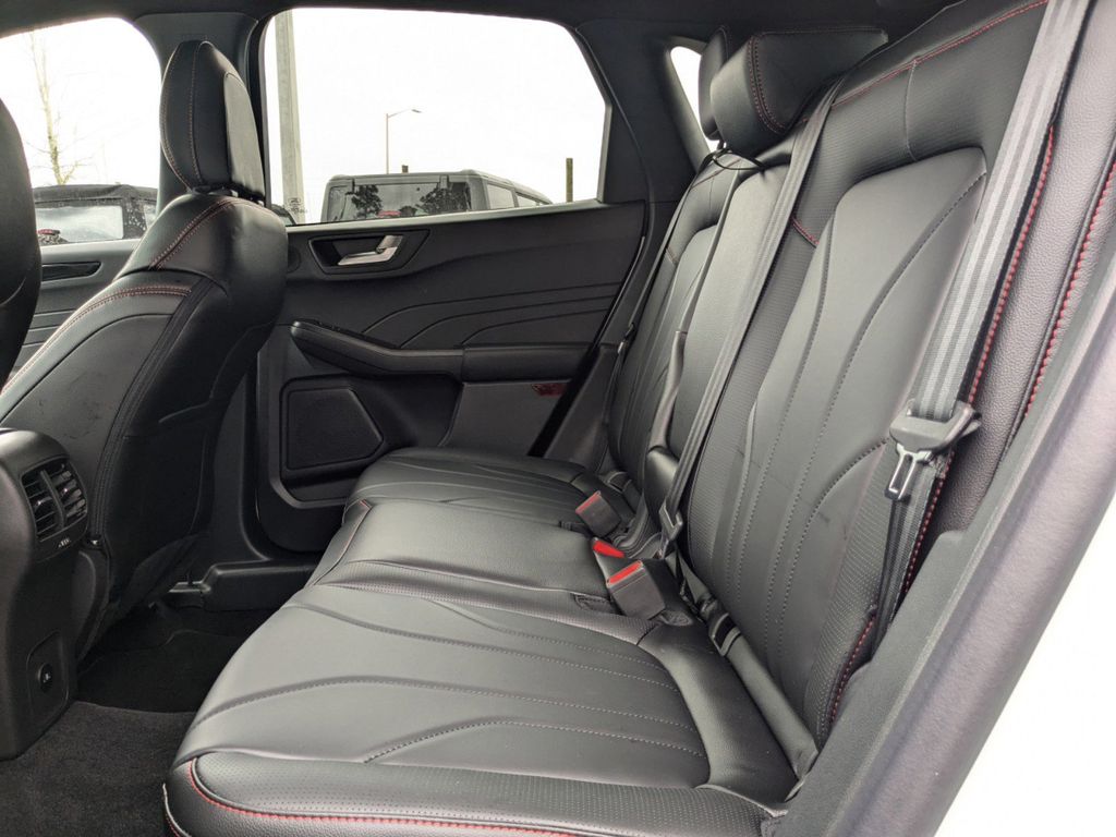 2025 Ford Escape Hybrid ST-Line Elite photo 14