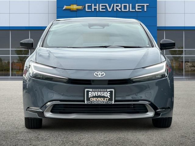 2024 Toyota Prius LE photo 9