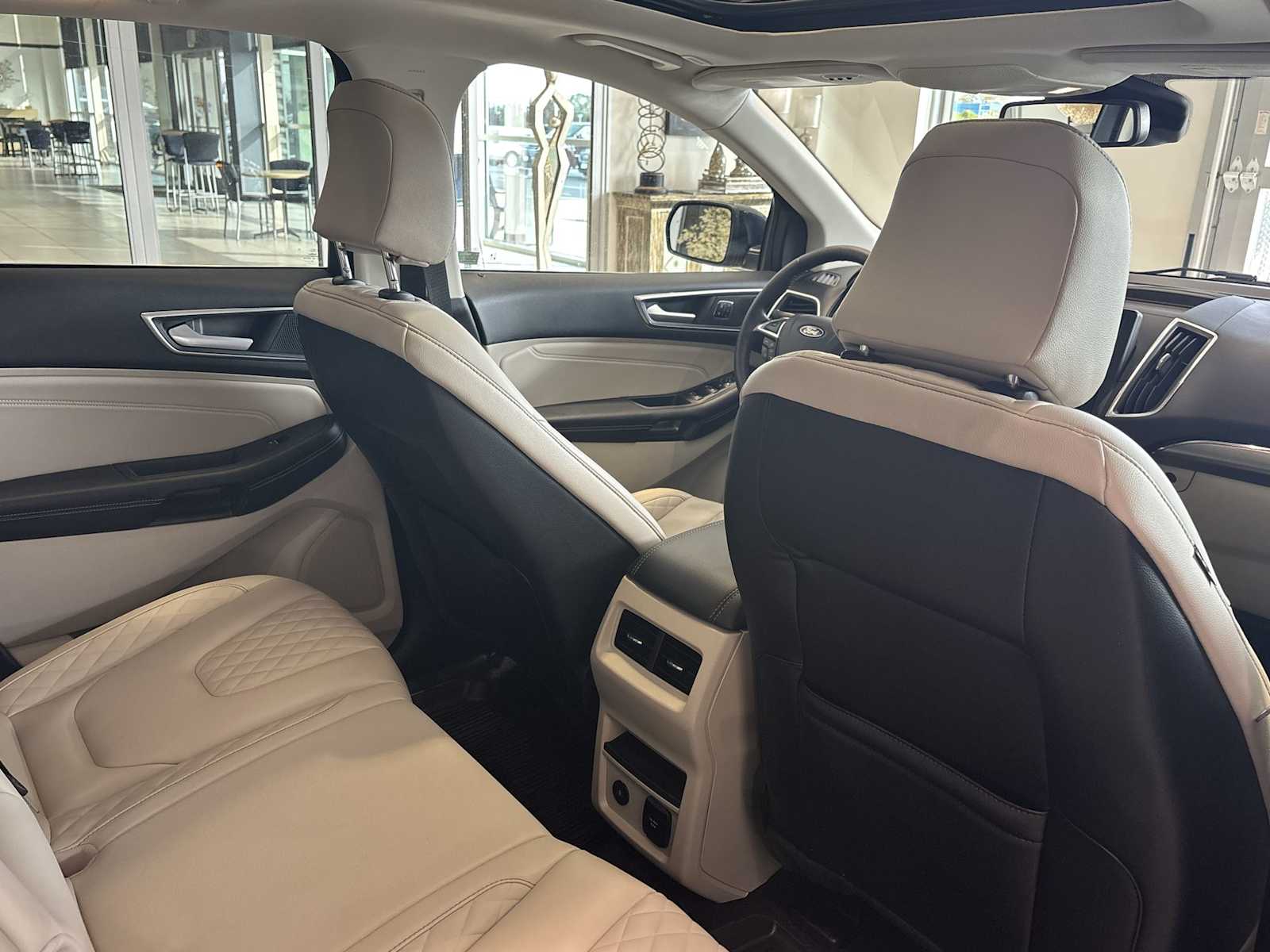 2024 Ford Edge Titanium photo 26