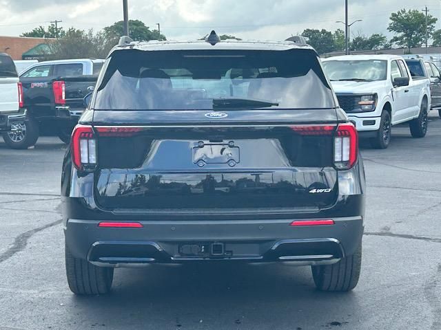 2025 Ford Explorer ST-Line photo 6