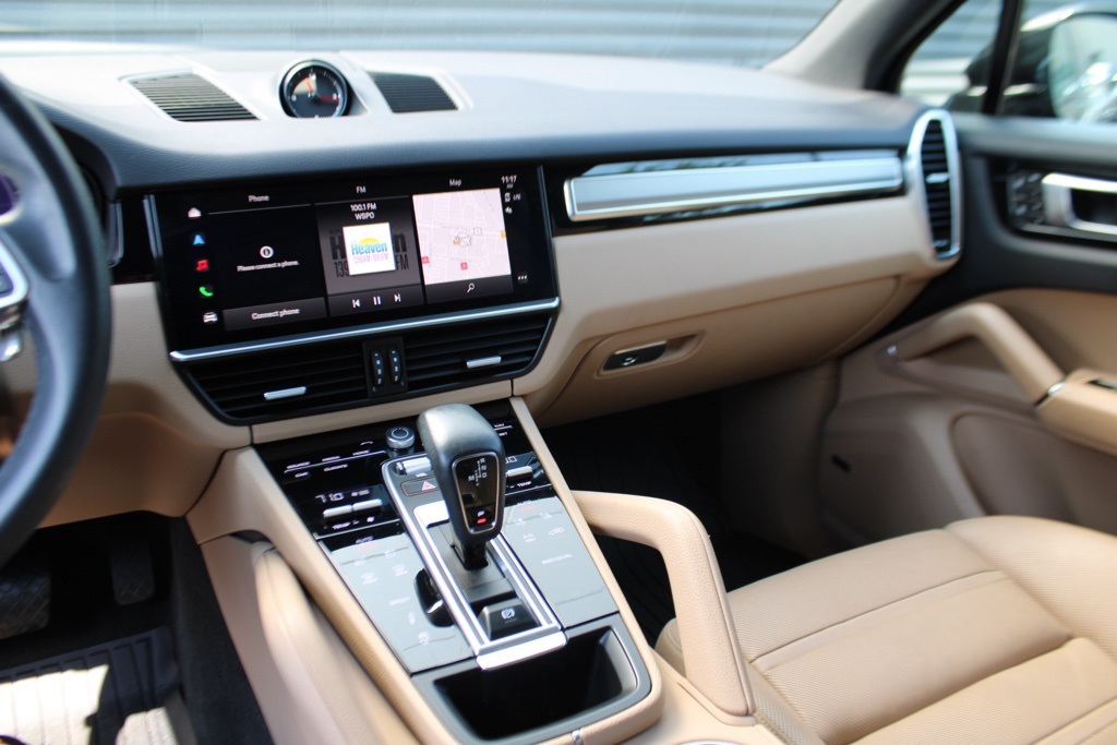 2023 Porsche Cayenne Platinum Edition photo 21